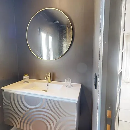 Aux Calanques De Figuerolle