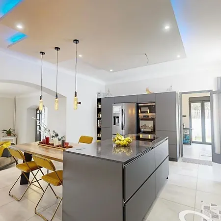 Aux Calanques De Figuerolle *