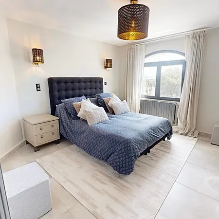 Aux Calanques De Figuerolle Λα Σιοτά